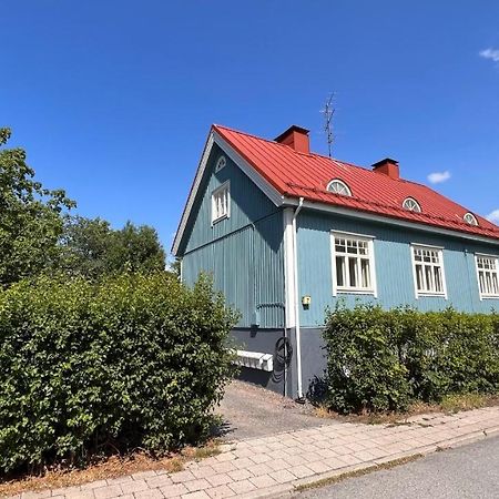 Tunnelmallinen Puutalohuoneisto. توركو المظهر الخارجي الصورة